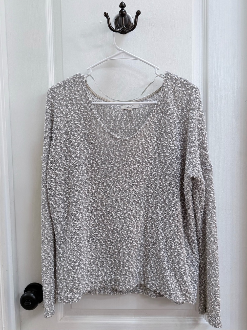 2 for $15 Zara Light Gray Textured Long-Sleeve Tee